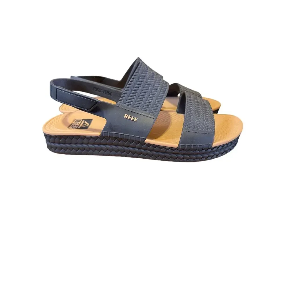 NWOT Reef Woman’s Reef Water Vista Sandals Size 7